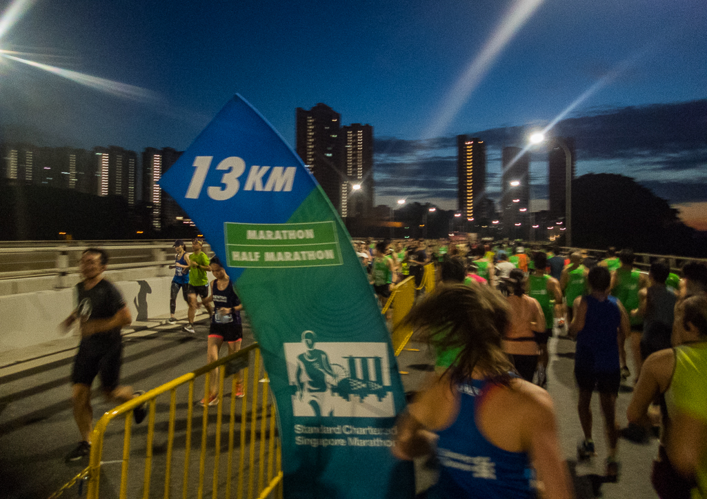 Standard Chartered Singapore Marathon 2018 - Tor Rnnow