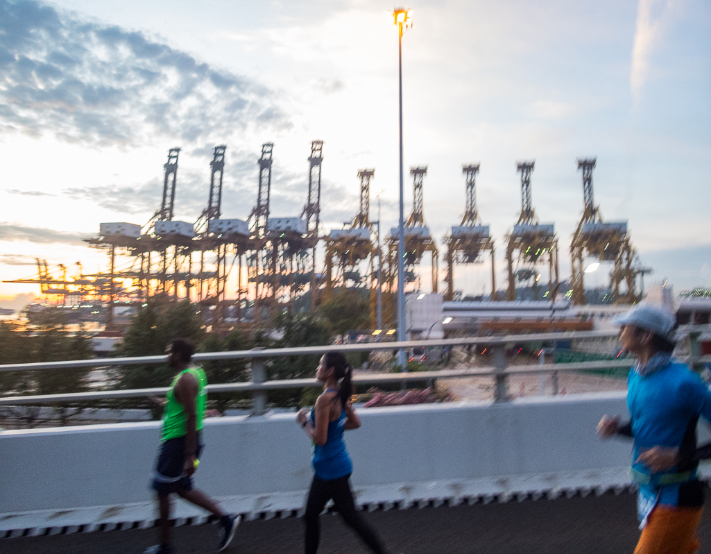 Standard Chartered Singapore Marathon 2018 - Tor Rnnow