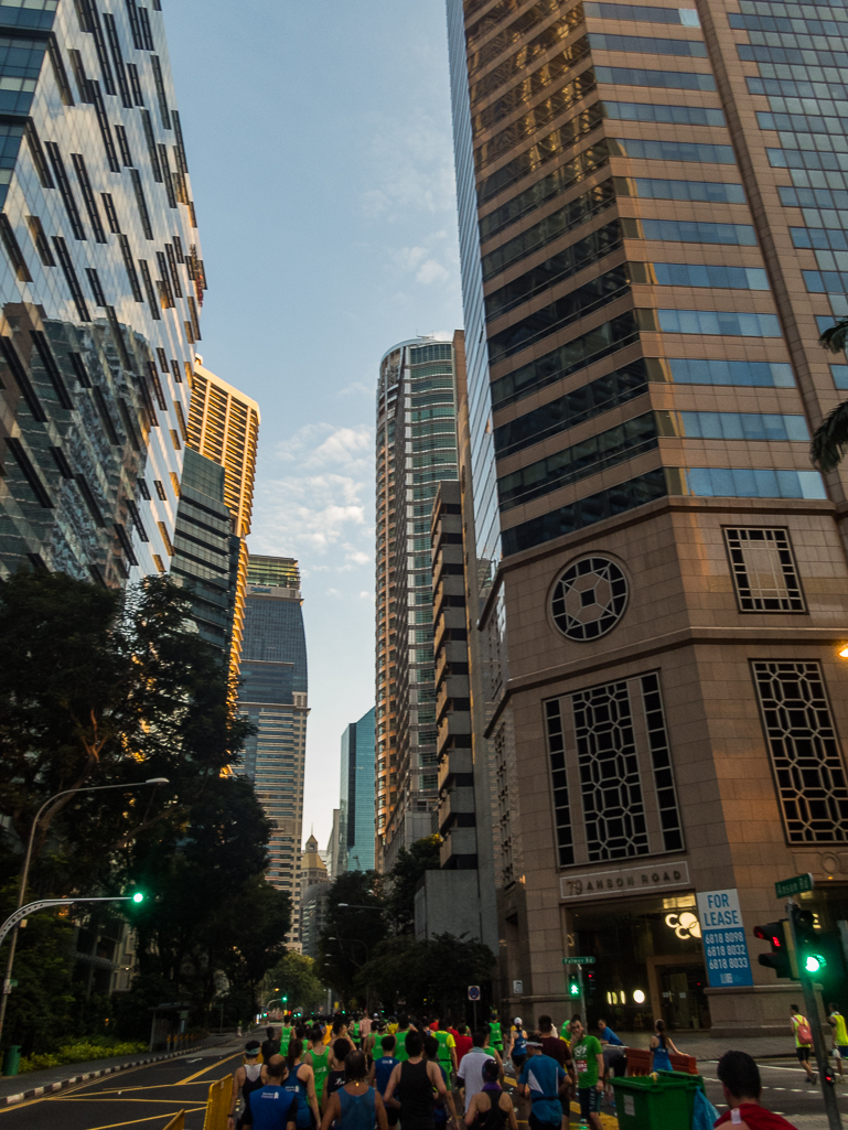 Standard Chartered Singapore Marathon 2018 - Tor Rnnow