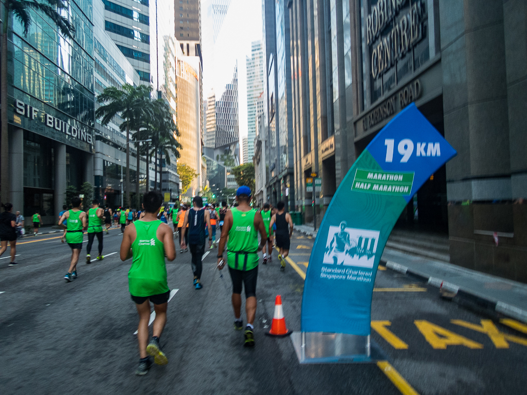 Standard Chartered Singapore Marathon 2018 - Tor Rnnow