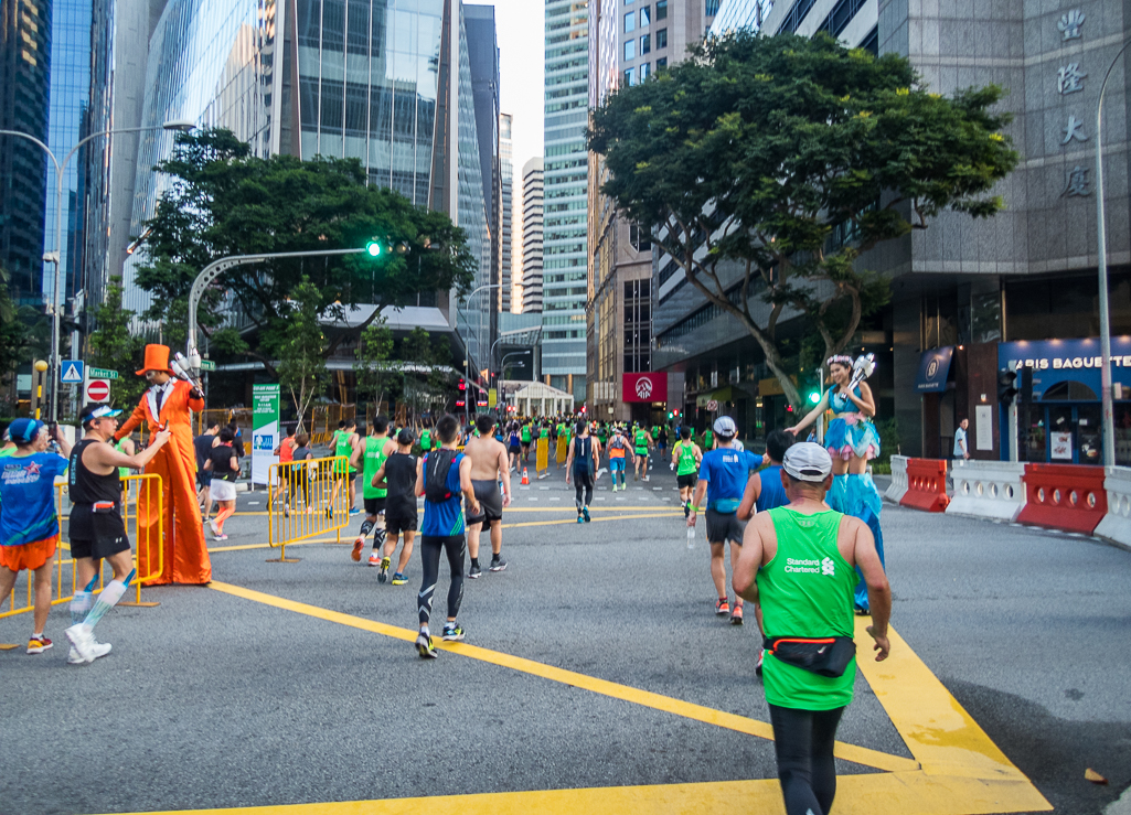 Standard Chartered Singapore Marathon 2018 - Tor Rnnow