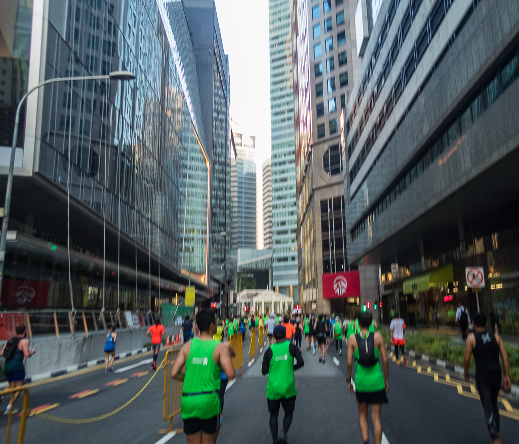 Standard Chartered Singapore Marathon 2018 - Tor Rnnow