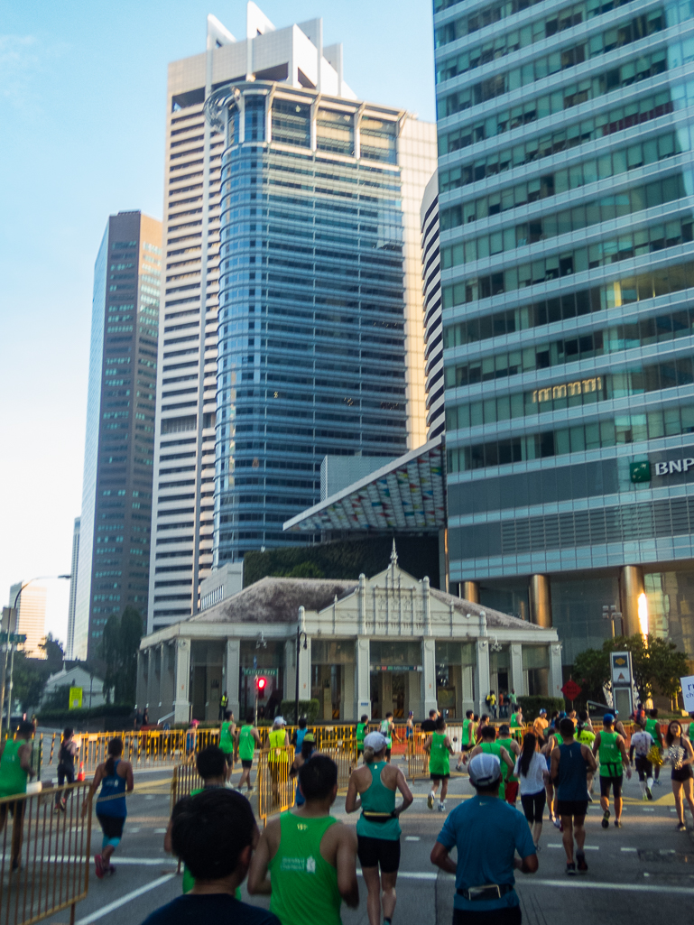 Standard Chartered Singapore Marathon 2018 - Tor Rnnow