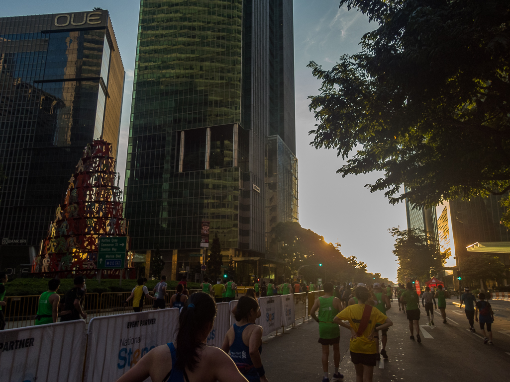 Standard Chartered Singapore Marathon 2018 - Tor Rnnow