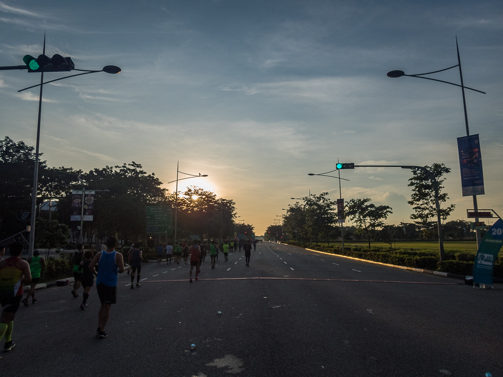 Standard Chartered Singapore Marathon 2018 - Tor Rnnow