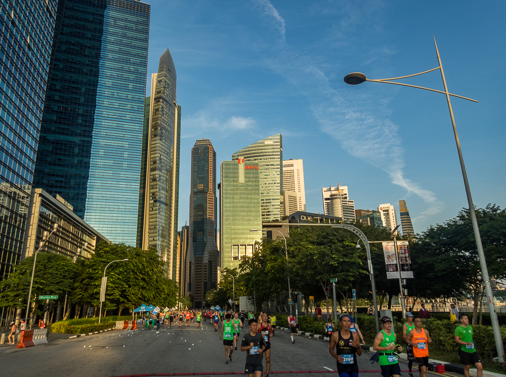 Standard Chartered Singapore Marathon 2018 - Tor Rnnow