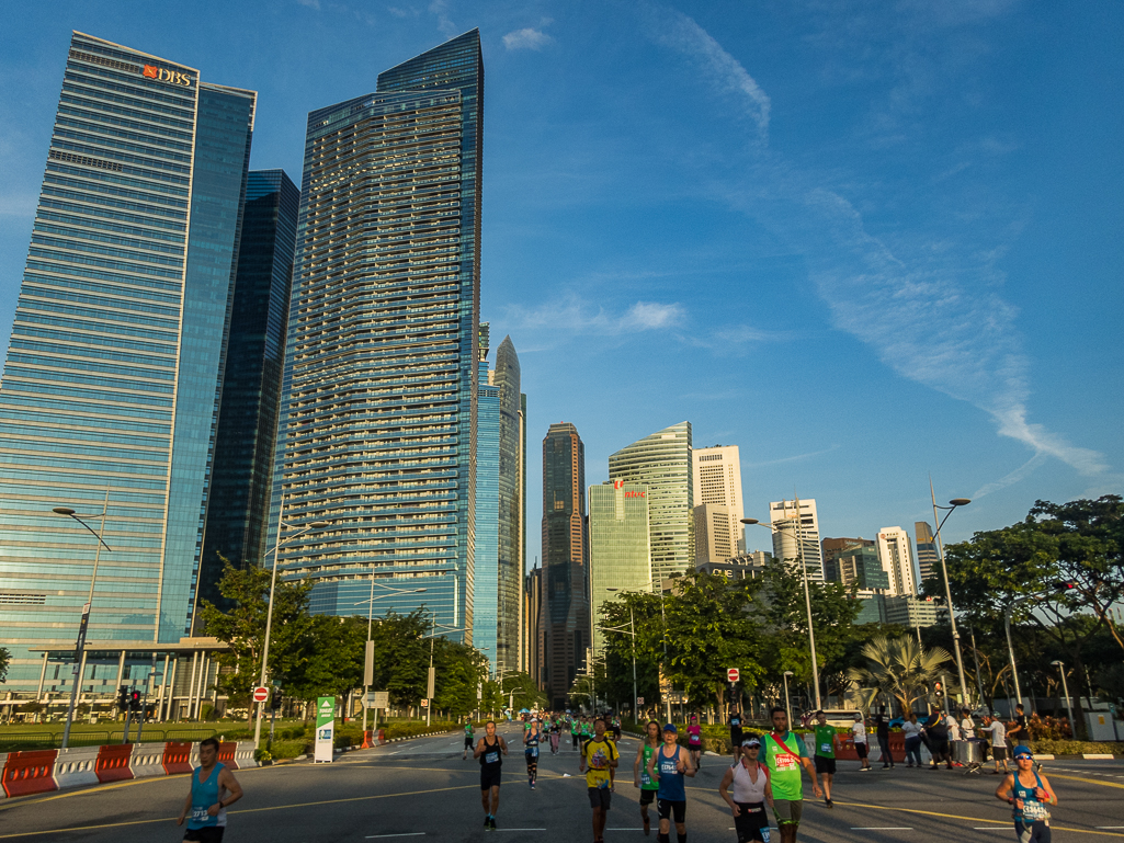 Standard Chartered Singapore Marathon 2018 - Tor Rnnow