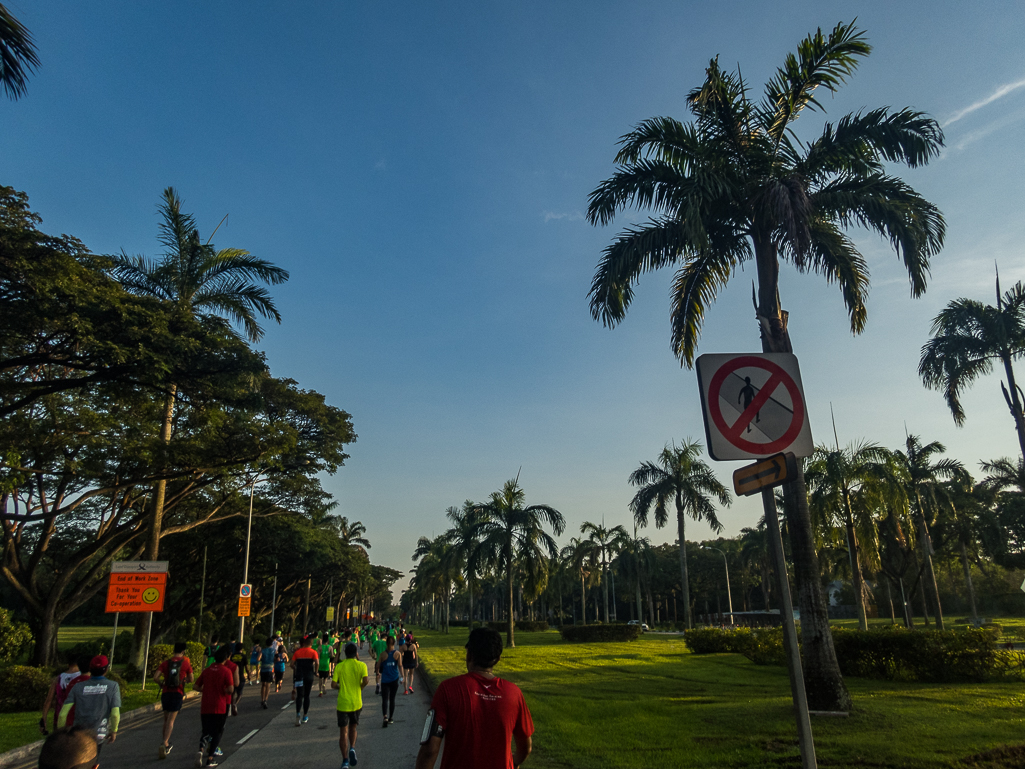 Standard Chartered Singapore Marathon 2018 - Tor Rnnow