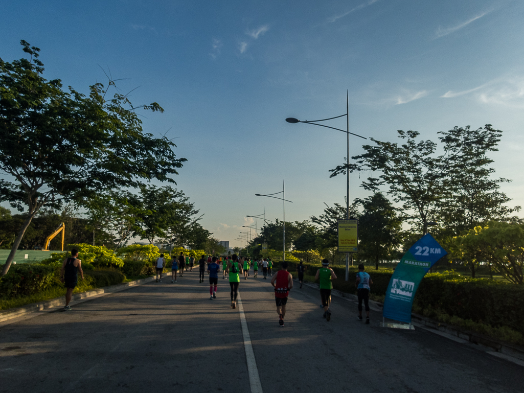 Standard Chartered Singapore Marathon 2018 - Tor Rnnow