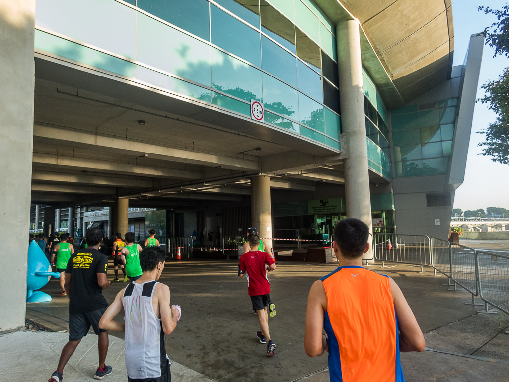 Standard Chartered Singapore Marathon 2018 - Tor Rnnow