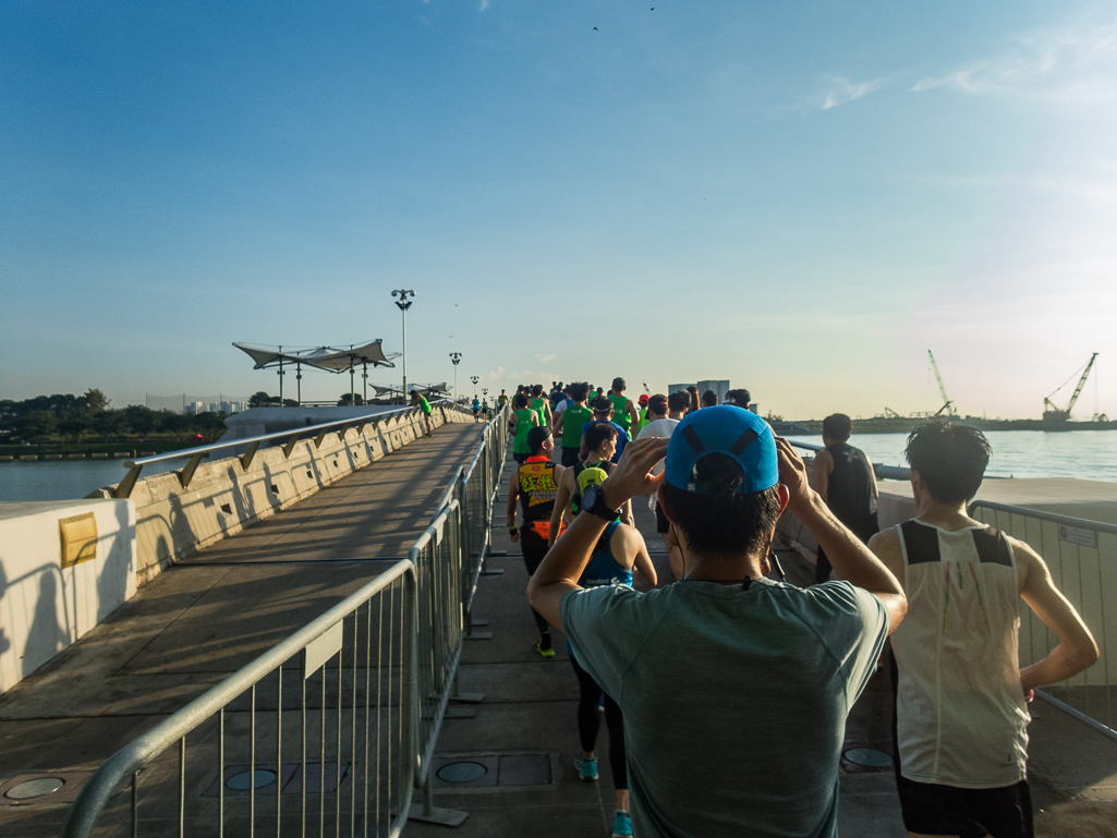 Standard Chartered Singapore Marathon 2018 - Tor Rnnow