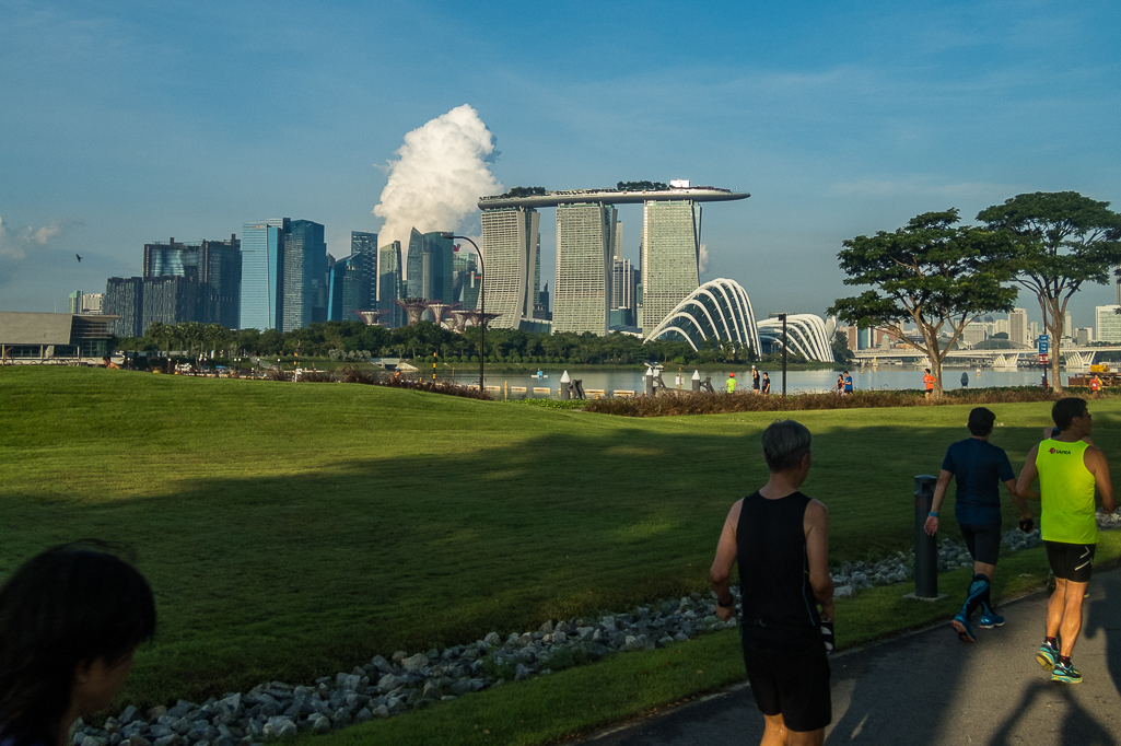 Standard Chartered Singapore Marathon 2018 - Tor Rnnow