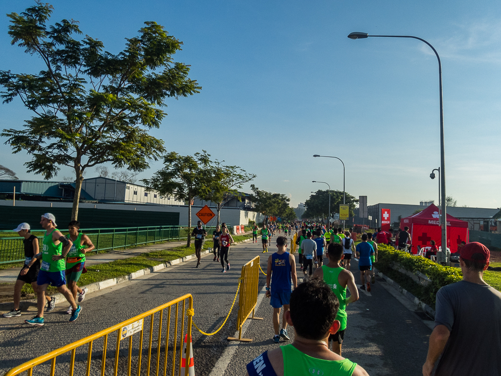 Standard Chartered Singapore Marathon 2018 - Tor Rnnow