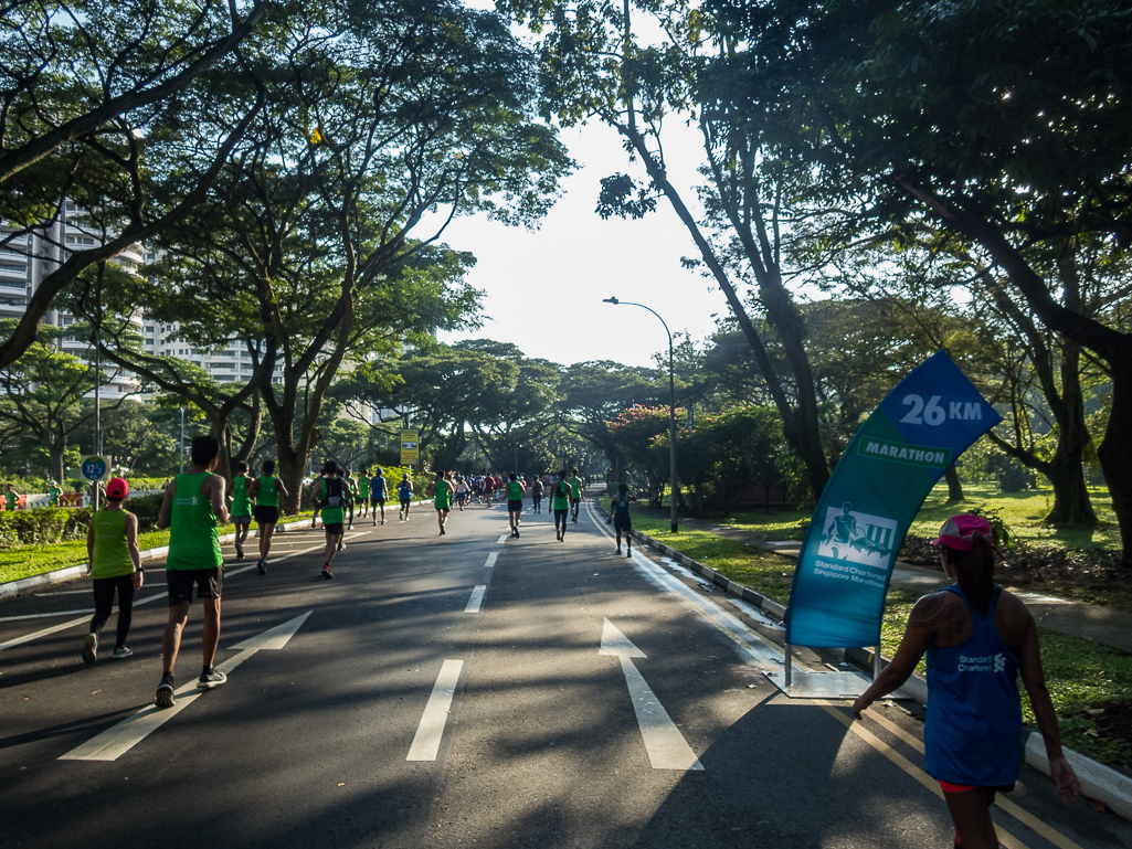 Standard Chartered Singapore Marathon 2018 - Tor Rnnow