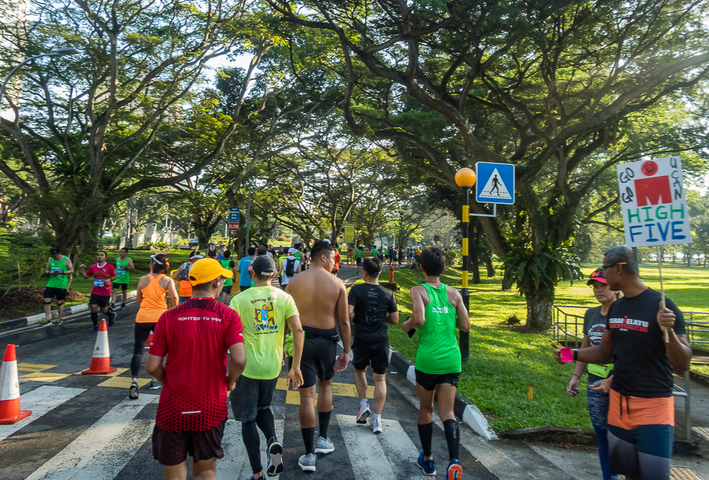 Standard Chartered Singapore Marathon 2018 - Tor Rnnow