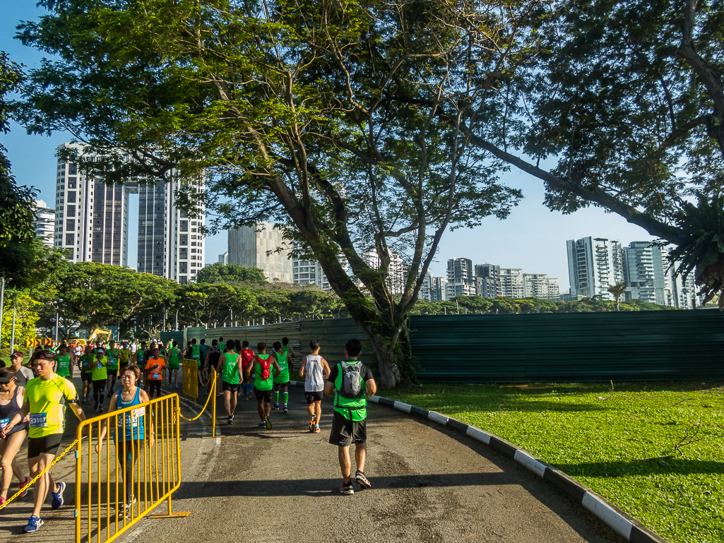 Standard Chartered Singapore Marathon 2018 - Tor Rnnow