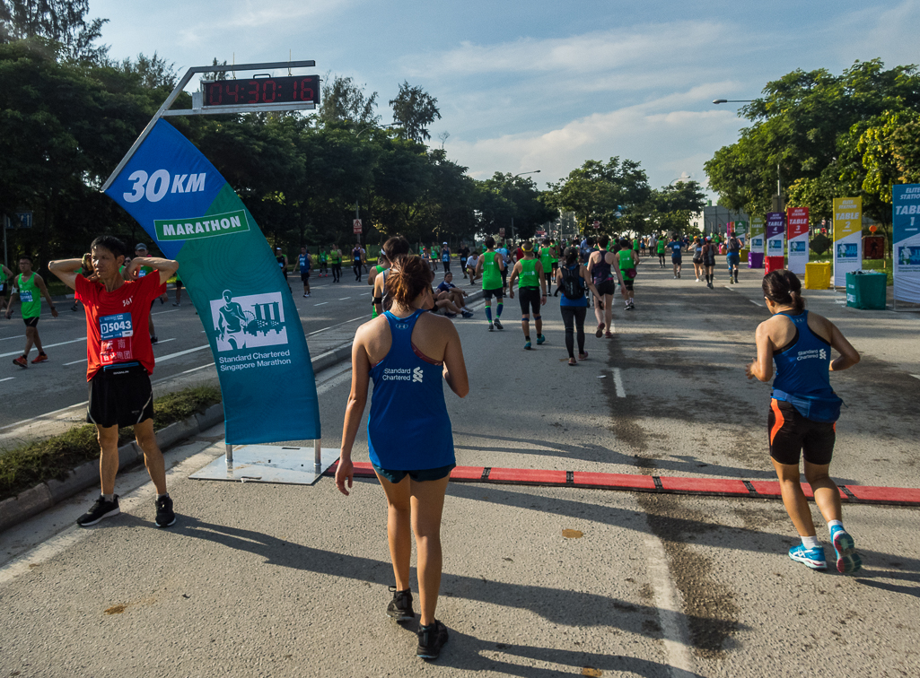 Standard Chartered Singapore Marathon 2018 - Tor Rnnow