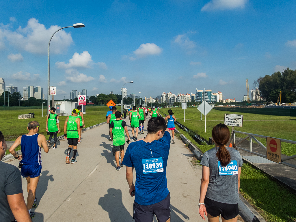 Standard Chartered Singapore Marathon 2018 - Tor Rnnow