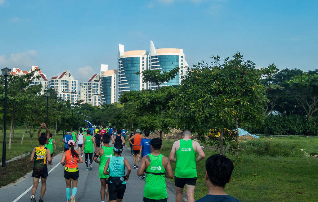 Standard Chartered Singapore Marathon 2018 - Tor Rnnow