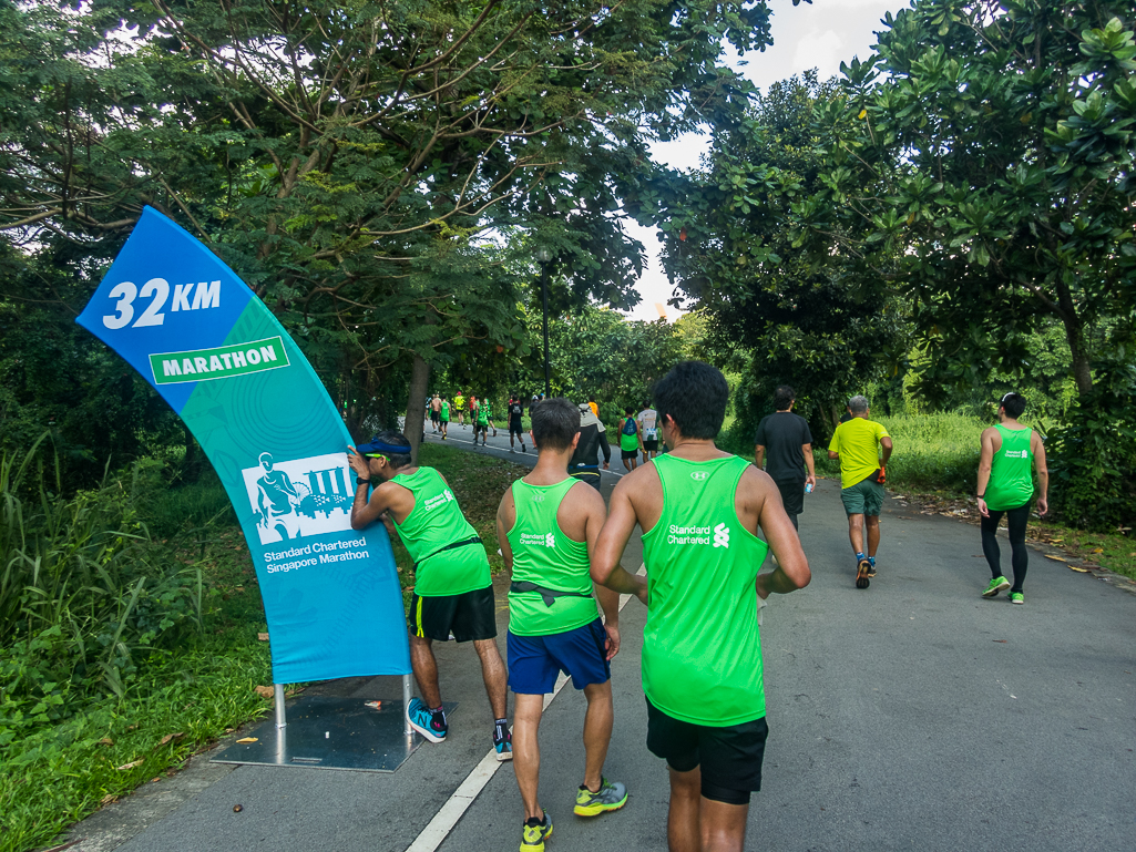 Standard Chartered Singapore Marathon 2018 - Tor Rnnow