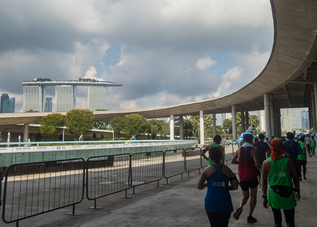 Standard Chartered Singapore Marathon 2018 - Tor Rnnow