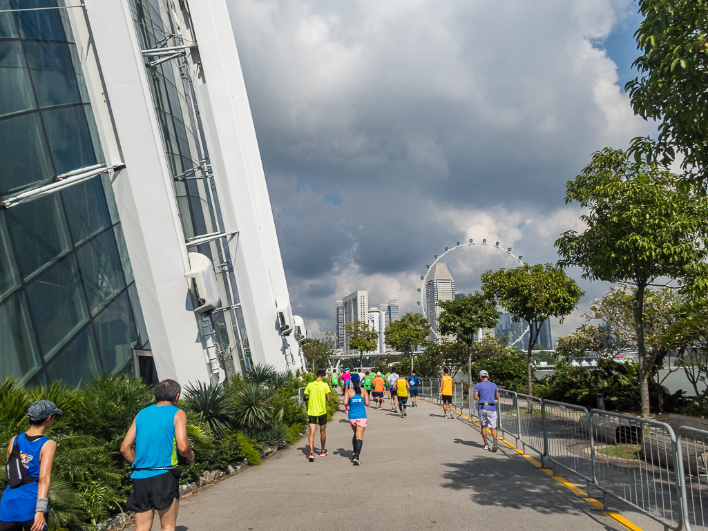 Standard Chartered Singapore Marathon 2018 - Tor Rnnow