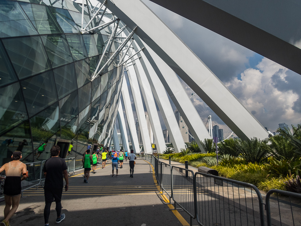 Standard Chartered Singapore Marathon 2018 - Tor Rnnow