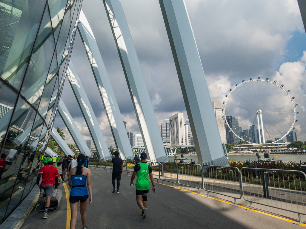 Standard Chartered Singapore Marathon 2018 - Tor Rnnow