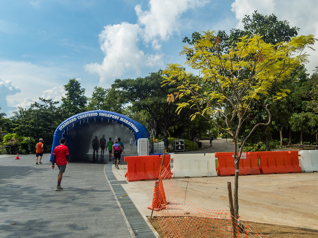 Standard Chartered Singapore Marathon 2018 - Tor Rnnow