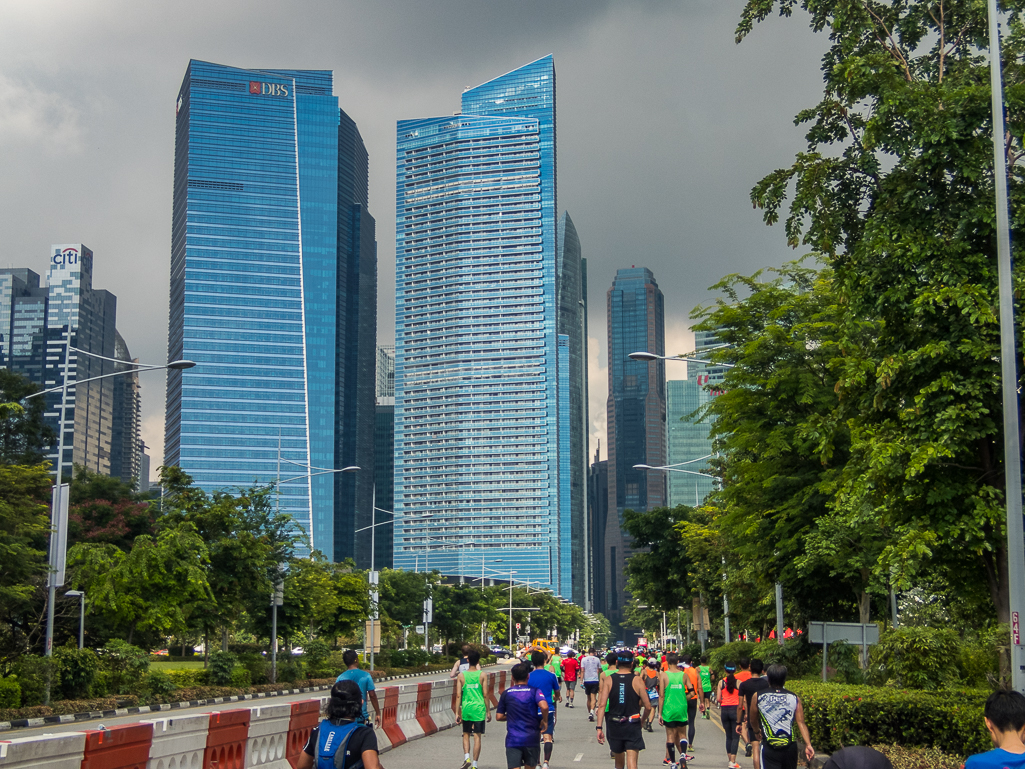 Standard Chartered Singapore Marathon 2018 - Tor Rnnow