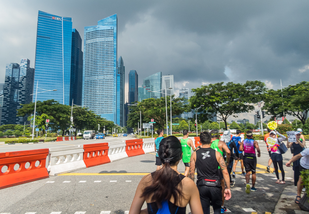 Standard Chartered Singapore Marathon 2018 - Tor Rnnow