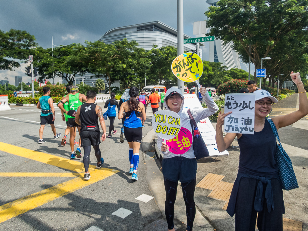 Standard Chartered Singapore Marathon 2018 - Tor Rnnow