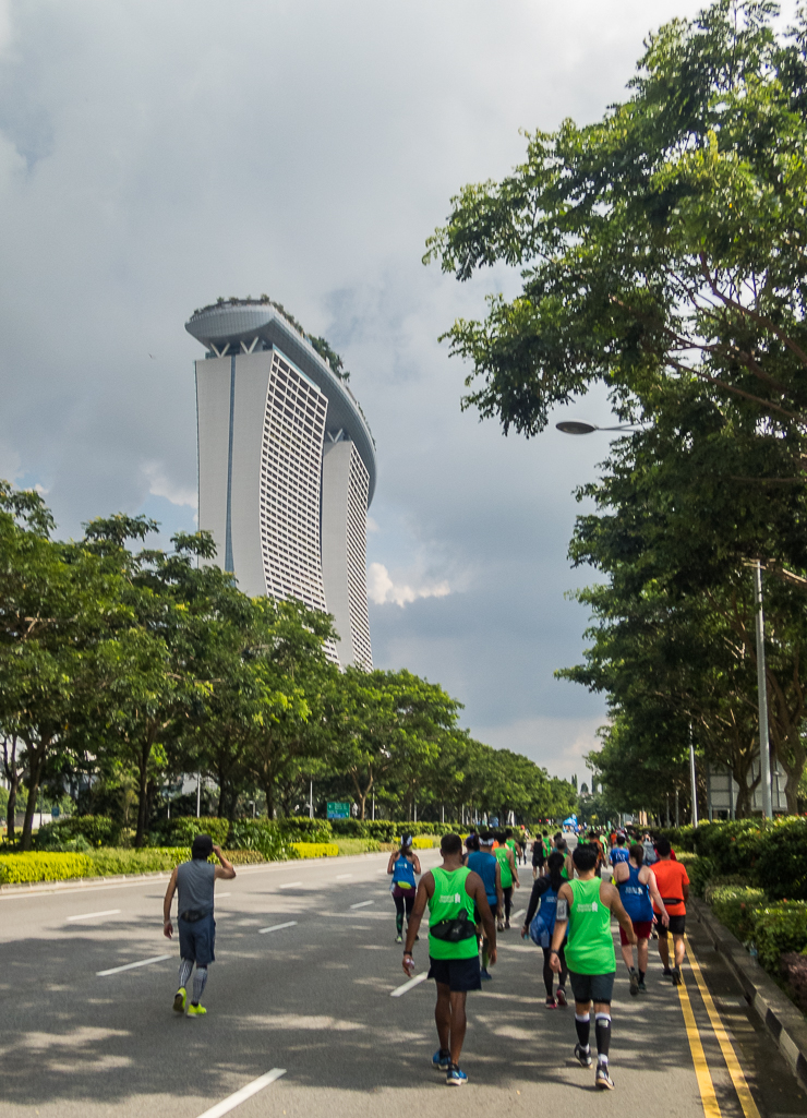 Standard Chartered Singapore Marathon 2018 - Tor Rnnow