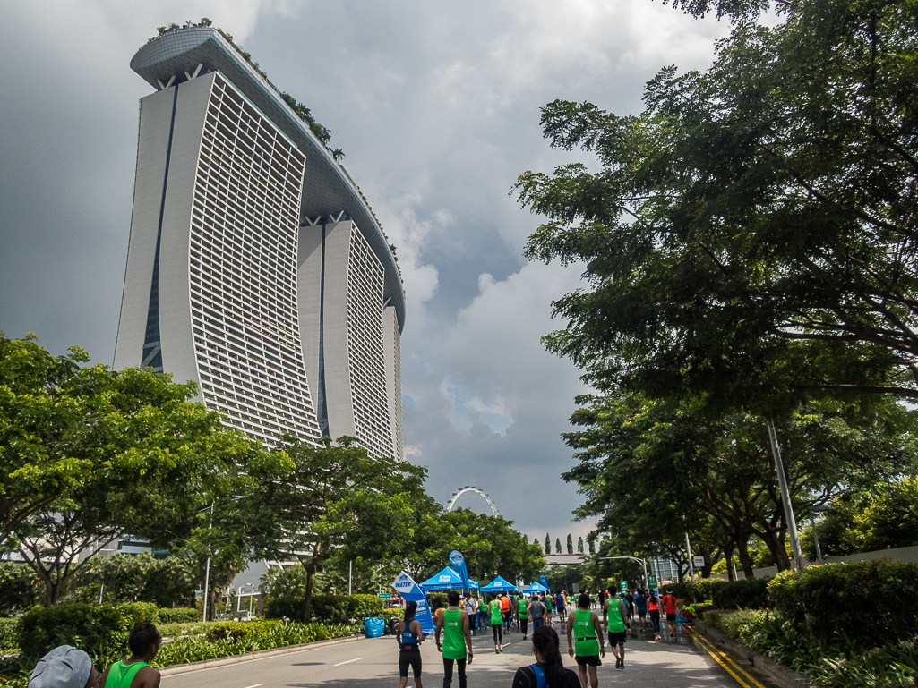 Standard Chartered Singapore Marathon 2018 - Tor Rnnow