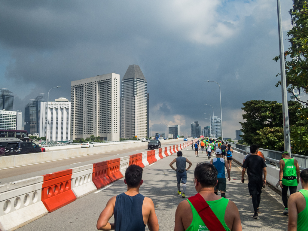 Standard Chartered Singapore Marathon 2018 - Tor Rnnow