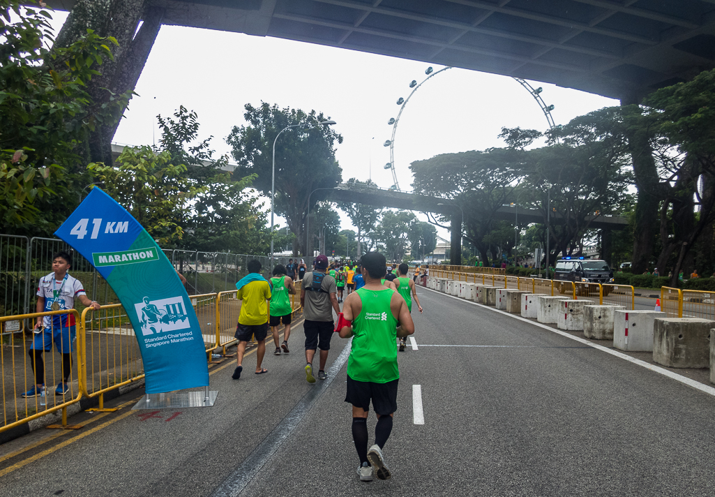 Standard Chartered Singapore Marathon 2018 - Tor Rnnow