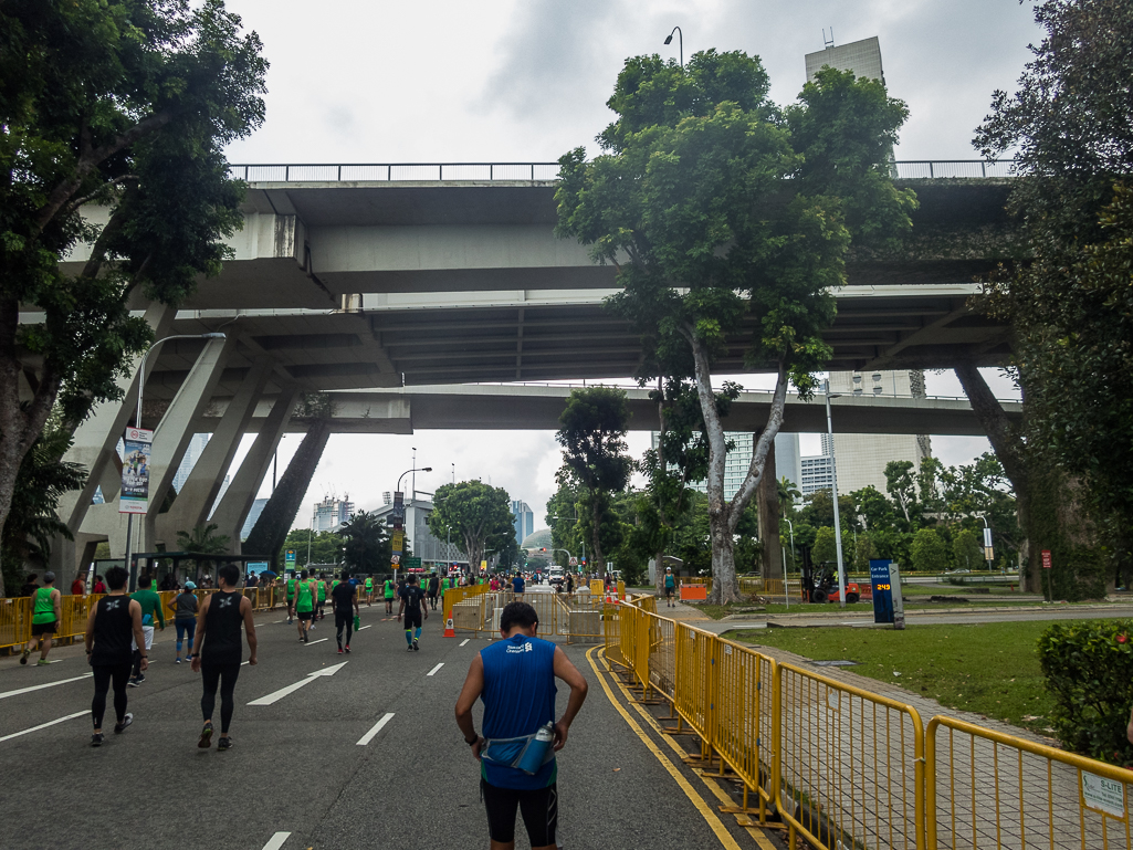 Standard Chartered Singapore Marathon 2018 - Tor Rnnow