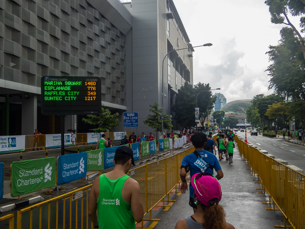 Standard Chartered Singapore Marathon 2018 - Tor Rnnow