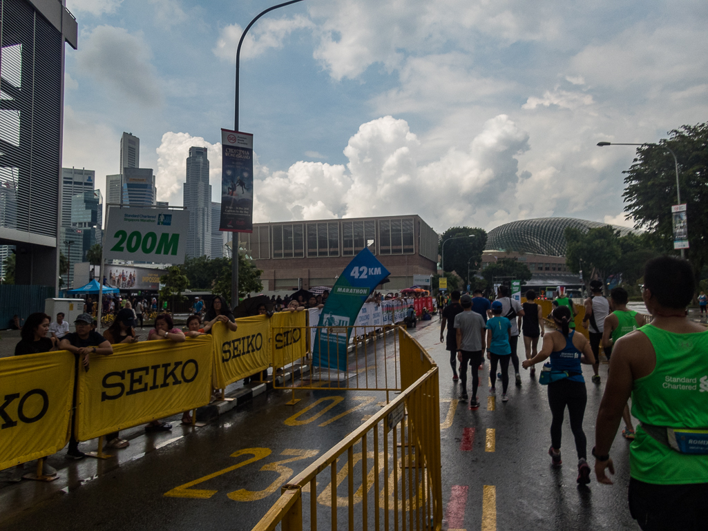 Standard Chartered Singapore Marathon 2018 - Tor Rnnow