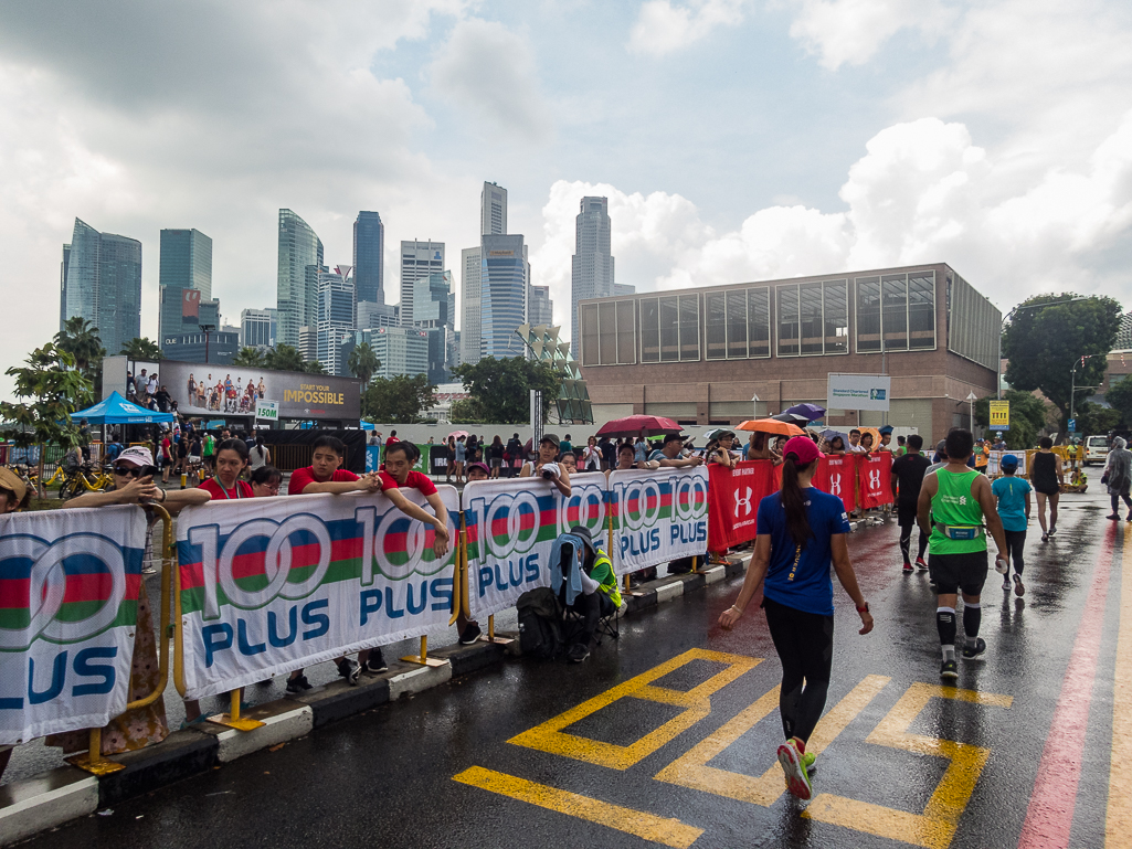 Standard Chartered Singapore Marathon 2018 - Tor Rnnow