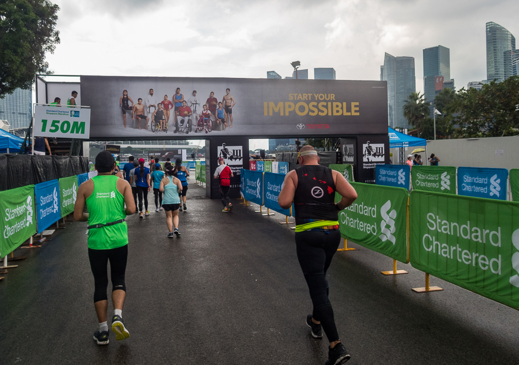 Standard Chartered Singapore Marathon 2018 - Tor Rnnow