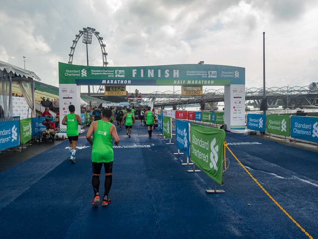 Standard Chartered Singapore Marathon 2018 - Tor Rnnow