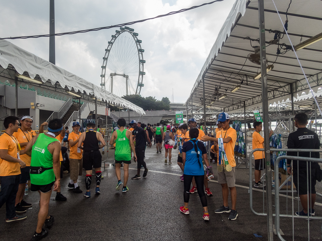 Standard Chartered Singapore Marathon 2018 - Tor Rnnow