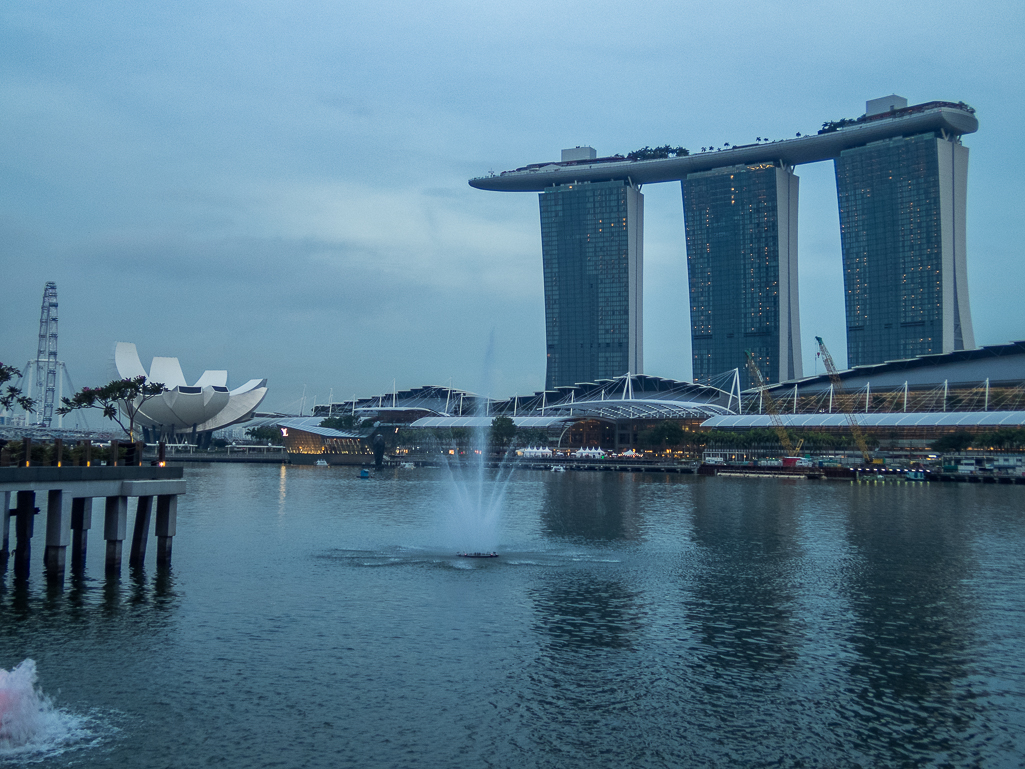 Standard Chartered Singapore Marathon 2018 - Tor Rnnow