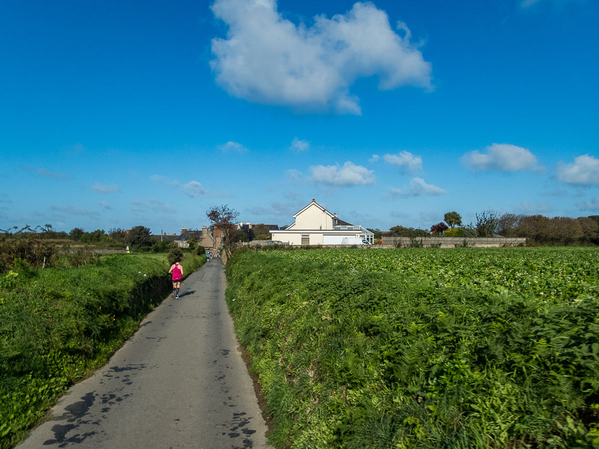 Standard Chartered Jersey Marathon 2019 - Tor Rnnow