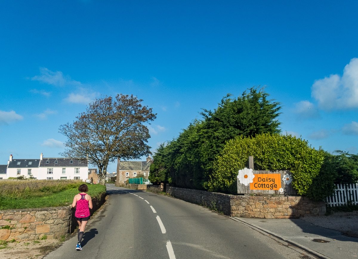 Standard Chartered Jersey Marathon 2019 - Tor Rnnow