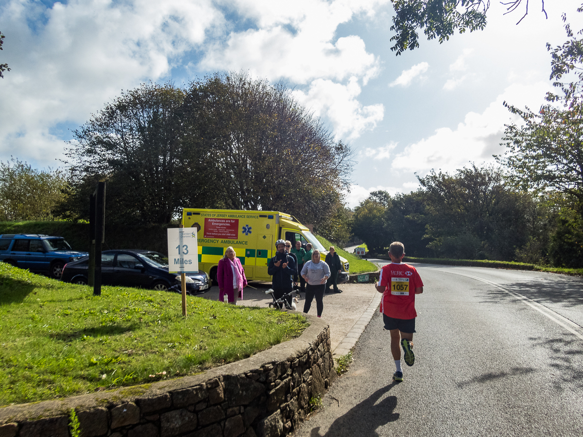 Standard Chartered Jersey Marathon 2019 - Tor Rnnow