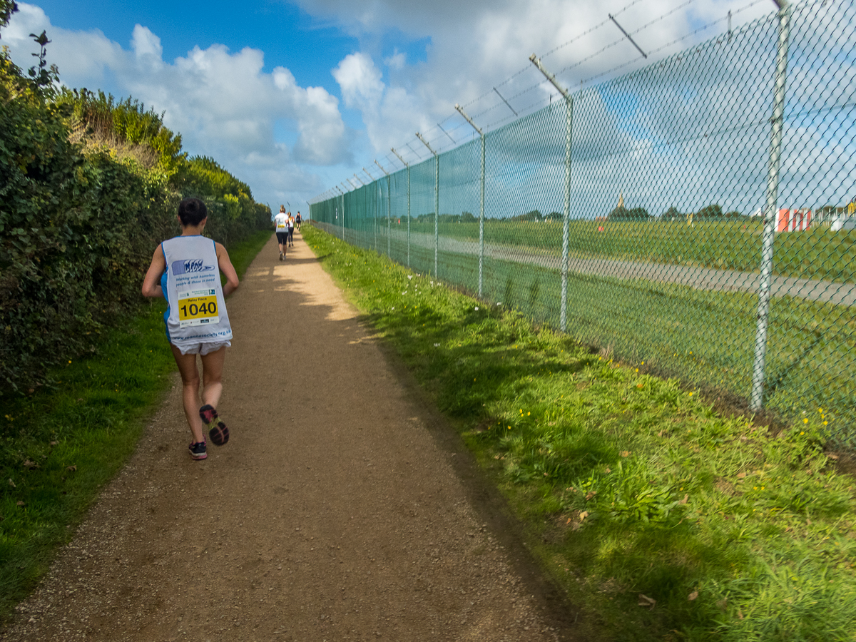 Standard Chartered Jersey Marathon 2019 - Tor Rnnow