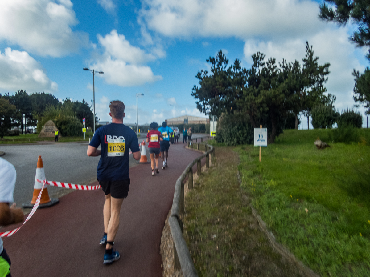 Standard Chartered Jersey Marathon 2019 - Tor Rnnow