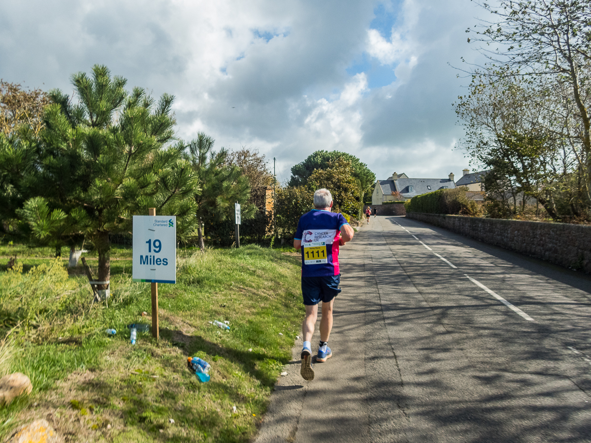 Standard Chartered Jersey Marathon 2019 - Tor Rnnow